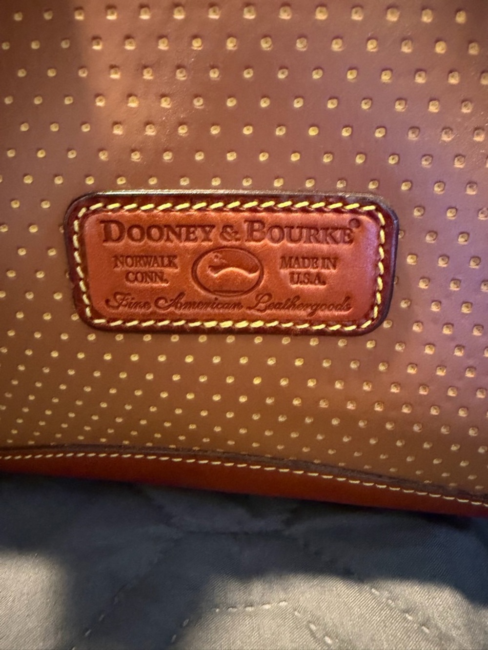 Dooney & Bourke  Vintage Cabrio Barrel Bag Tan Leather USA Y2K Shoulder Bag - Picture 2 of 16